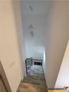 Apartament in casa, curte proprie, mobilat, intrare Sanpetru, - foto 10