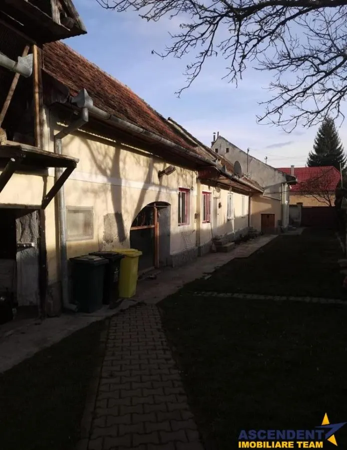 Casa Prejmer, peste 1.000 mp teren, - foto 6