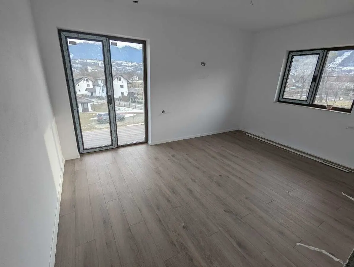 Pensiune si/ sau rezidential, pe 1.000 mp teren, Bran, Brasov - foto 3