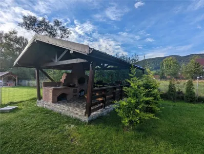Rezidential/ pensiune, pe 1.000 mp teren, Bran, Brasov - foto 4
