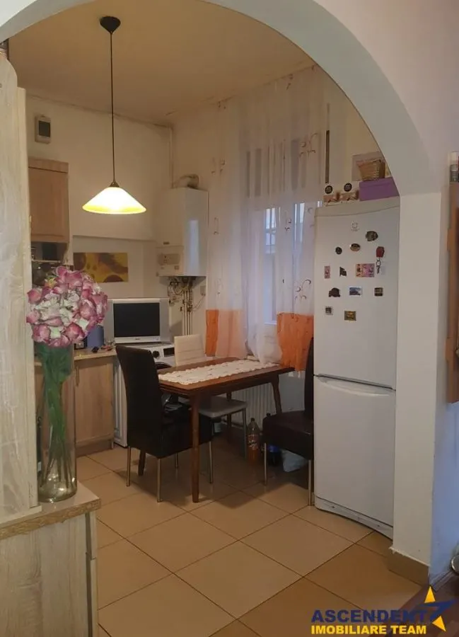 Apartament la casa, cu spatiu de depozitare, Centrul Istoric, Brasov - foto 4