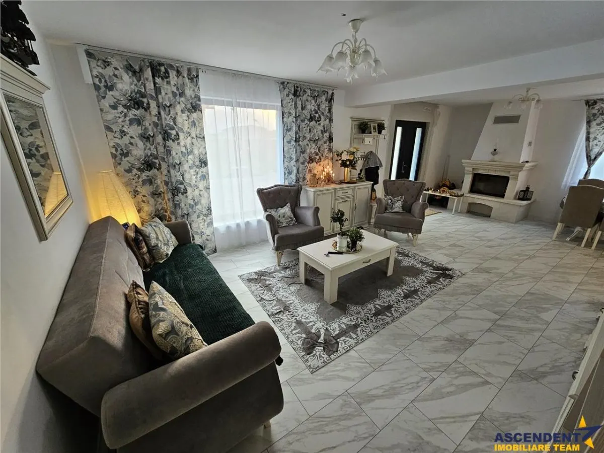 Distinctiva casa, cu piscina, garaj, pivnita, sisteme Smart etc., pe 1.300mp , Harman, Brasov - foto 1