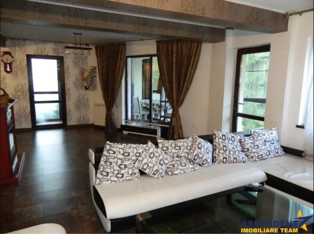 Doua vile, rezidential/ investitional, peste 800 mp teren,  Predeal, Brasov - foto 2