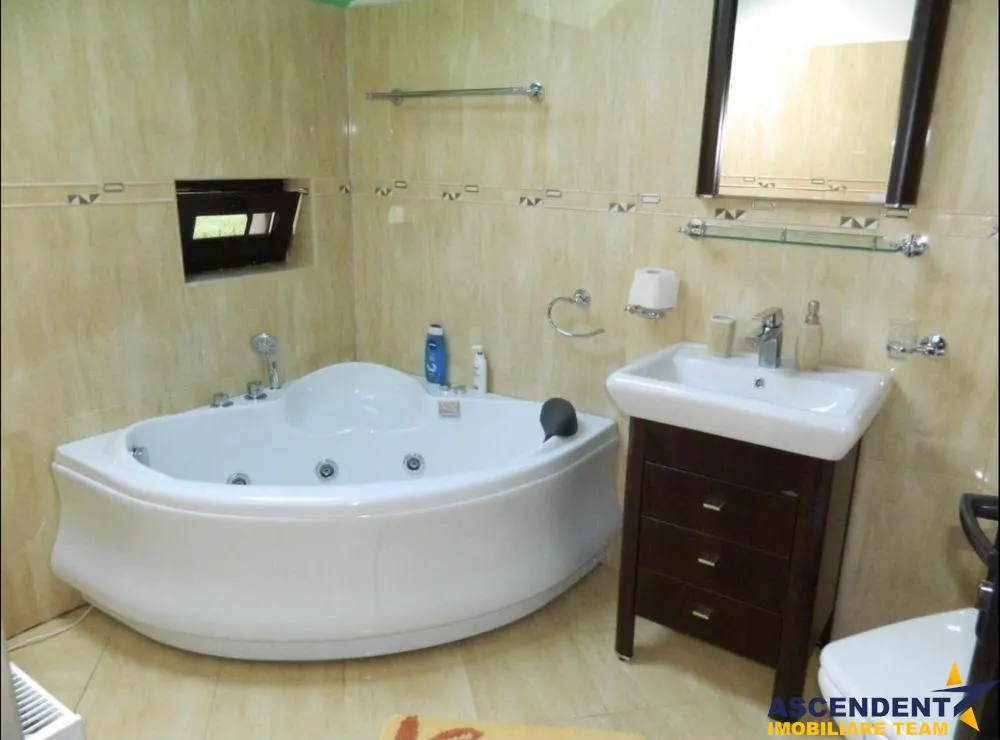 Doua vile, rezidential/ investitional, peste 800 mp teren,  Predeal, Brasov - foto 6