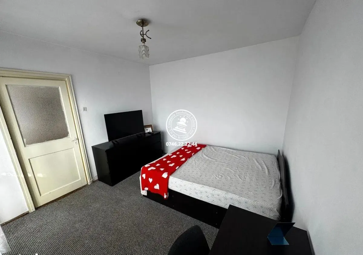 Apartament 3 camere de vanzare, Podu Ros - foto 3