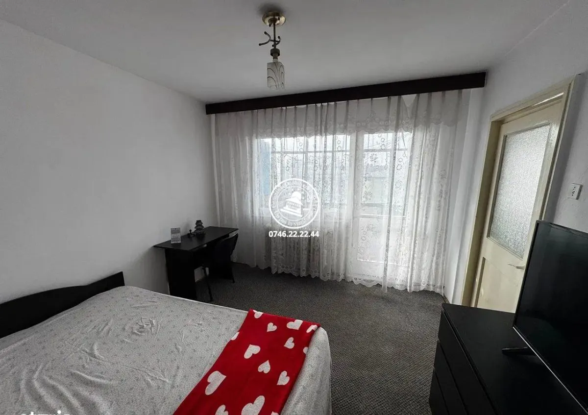 Apartament 3 camere de vanzare, Podu Ros - foto 4