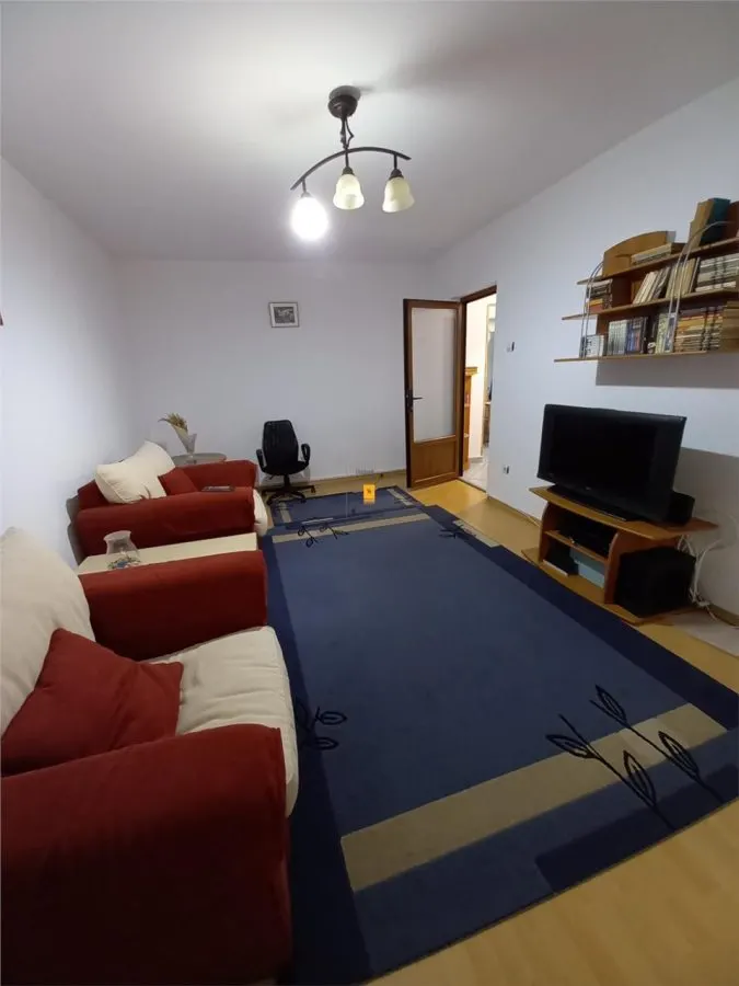 Apartament   4 camere zona Mihai Viteazul - foto 1