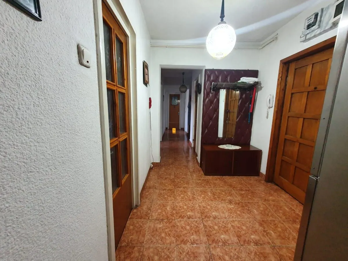 Apartament 4 camere zona Sud - foto 7