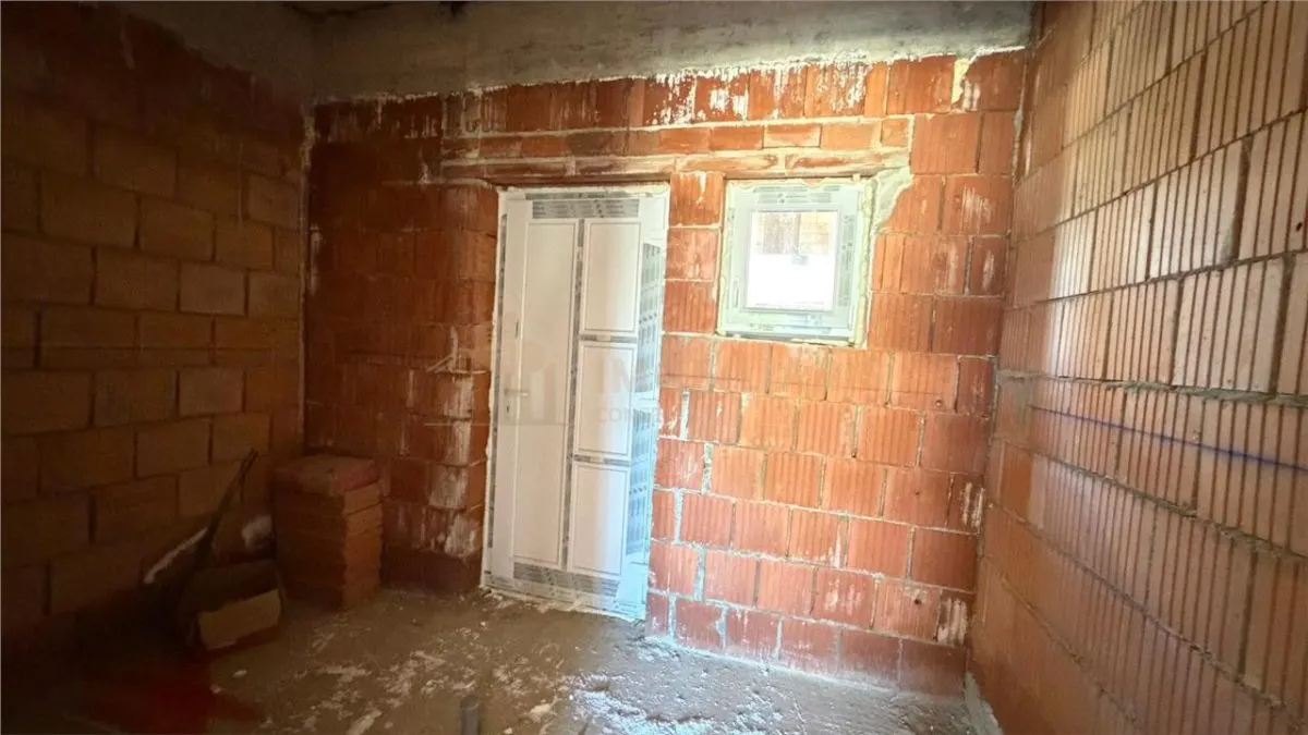 Case de vanzare, zona Branduselor - foto 11
