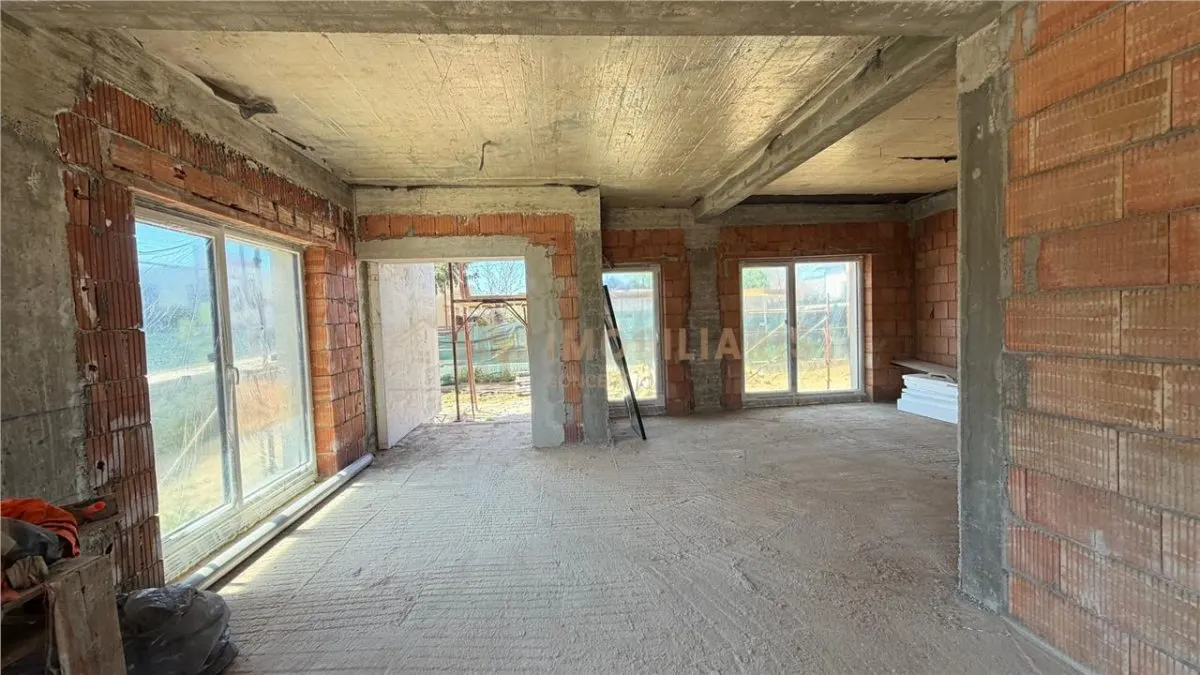 Case de vanzare, zona Branduselor - foto 4