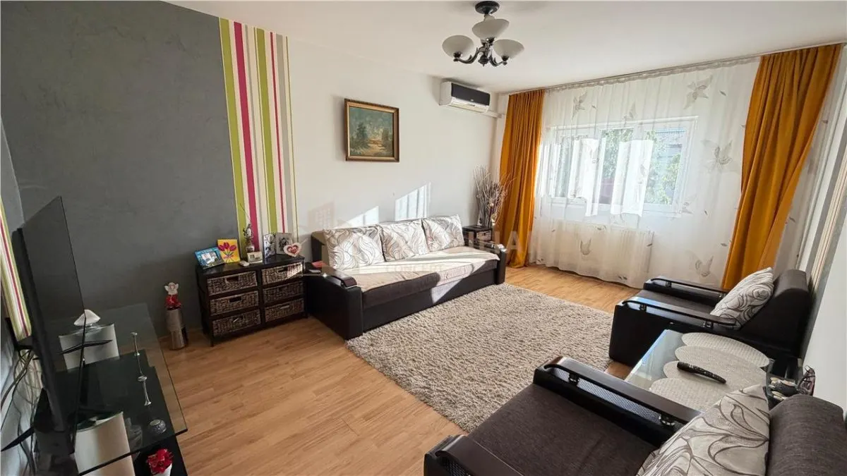 Apartament 3 camere, zona Sc Nr. 3 - foto 1