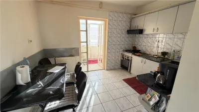 Apartament 3 camere, zona Sc Nr. 3 - foto 3