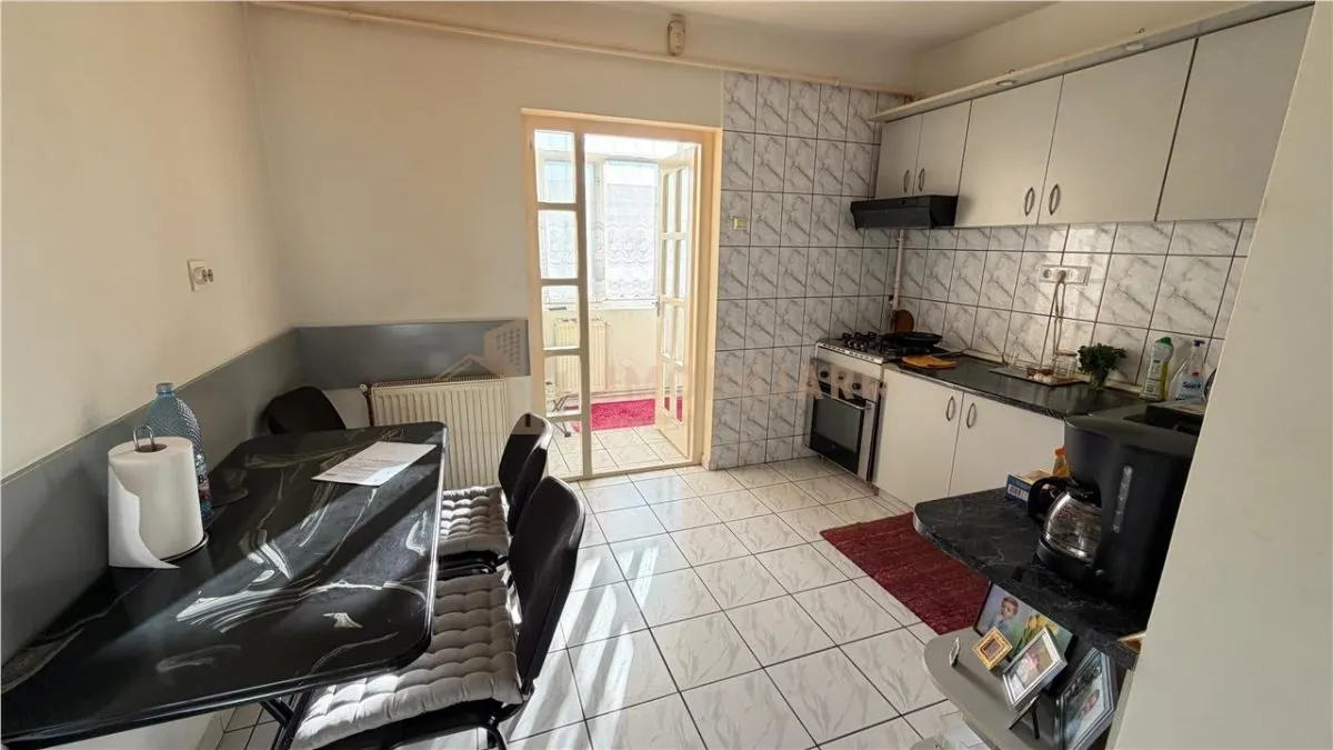 Apartament 3 camere, zona Sc Nr. 3 - foto 3