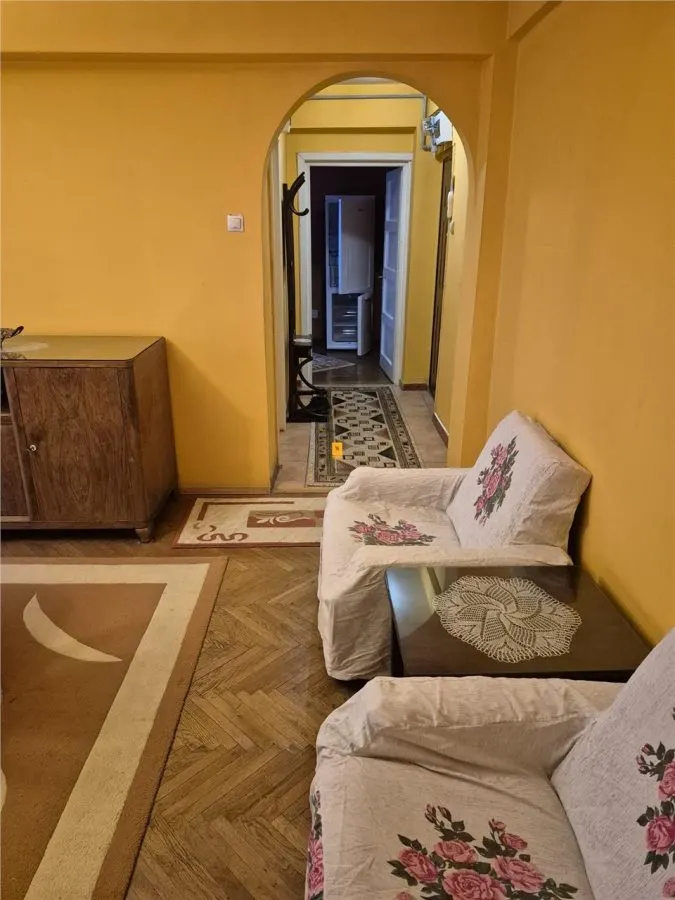 Apartament 3 camere zona Mall Mercur - foto 2