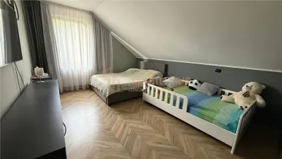 Casa individuala cu etaj zona Sanatatii - foto 4