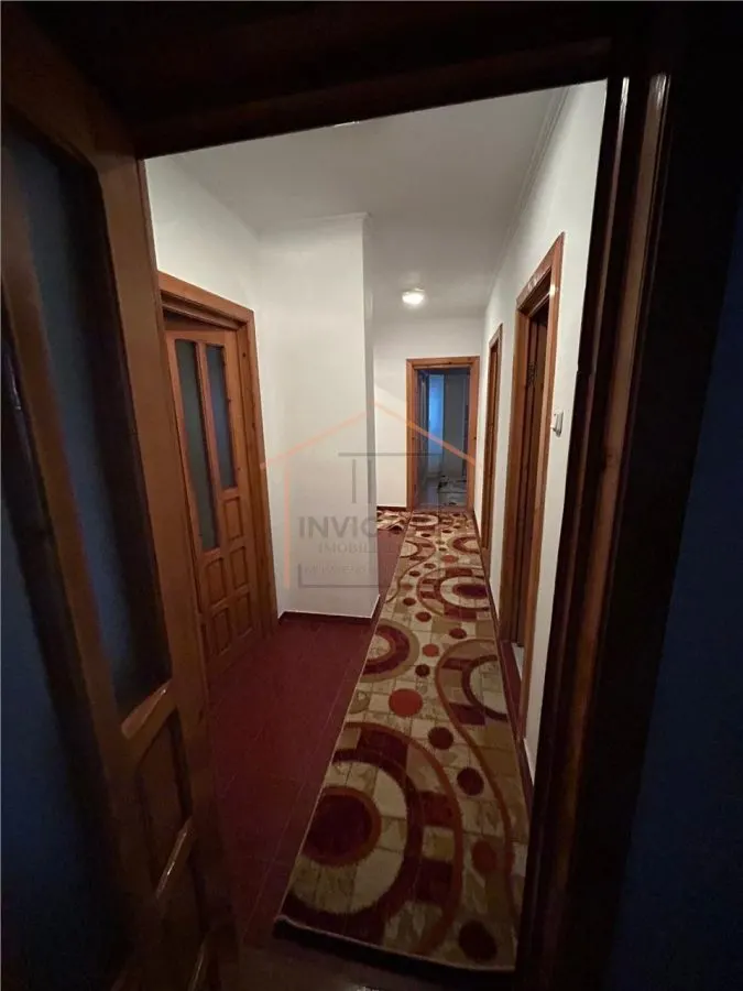 Apartament 3 camere de închiriat - foto 14