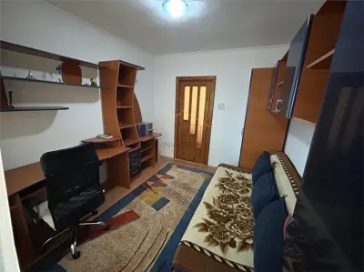 Apartament 3 camere de închiriat - foto 3