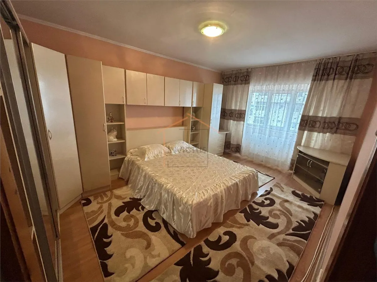 Apartament 3 camere de închiriat - foto 8