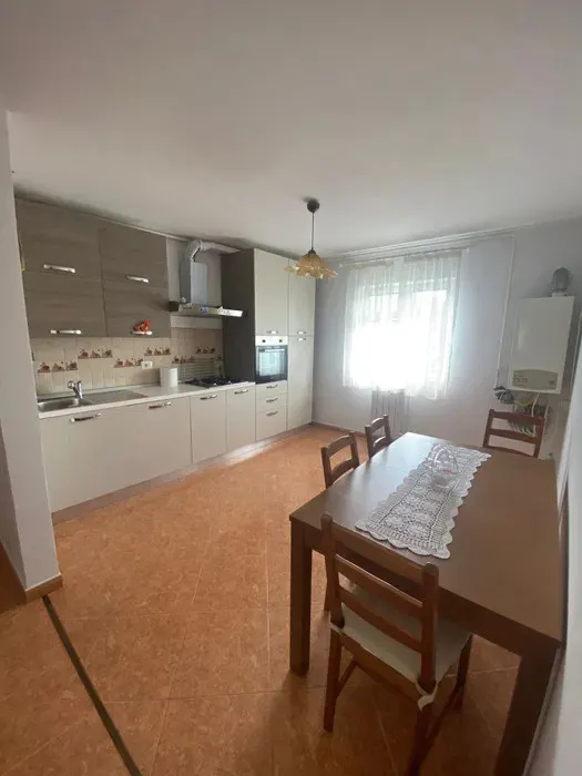 DOI STEJARI / APARTAMENT 3 CAMERE / CENTRALA / BALCON - foto 1