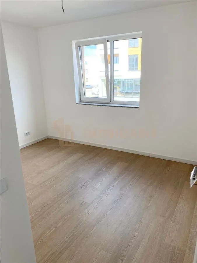 Apartament 3 camere-bloc nou - foto 2