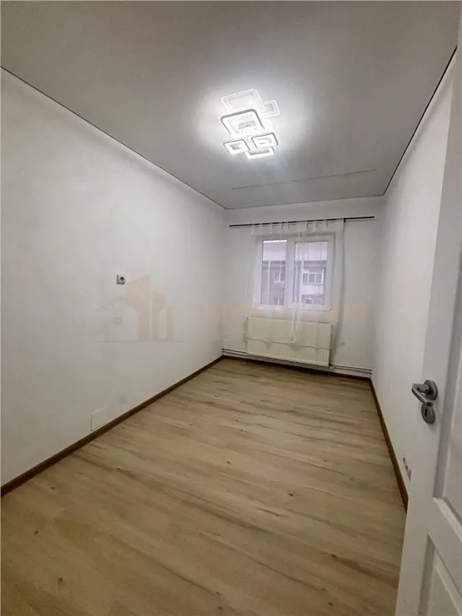Chirie apartament 3 camere partial mobilat - foto 6