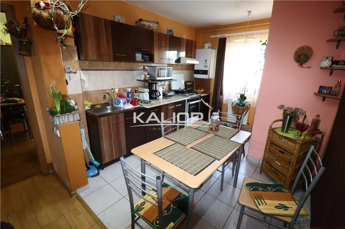Apartament 3 camere | Mobilat | Intre Lacuri | zona Muresului - foto 1