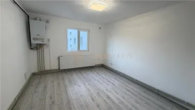 Garsoniera de vanzare-inchiriat, zona Piata Mare - foto 2