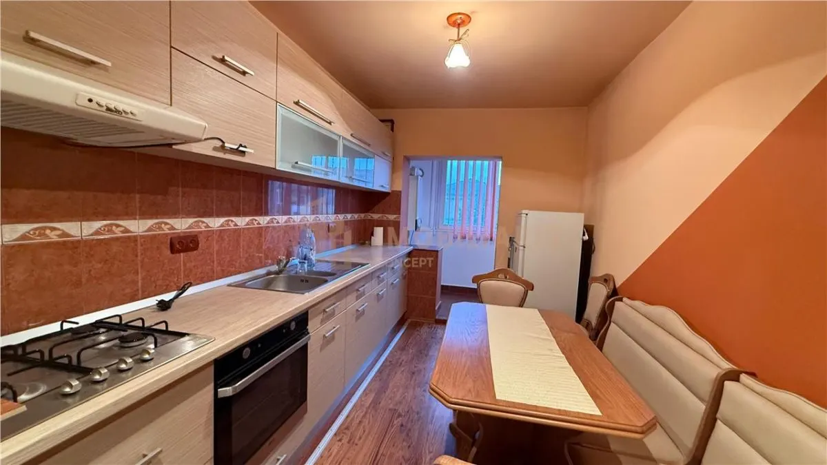 Apartament 3 camere, zona Republicii - foto 1
