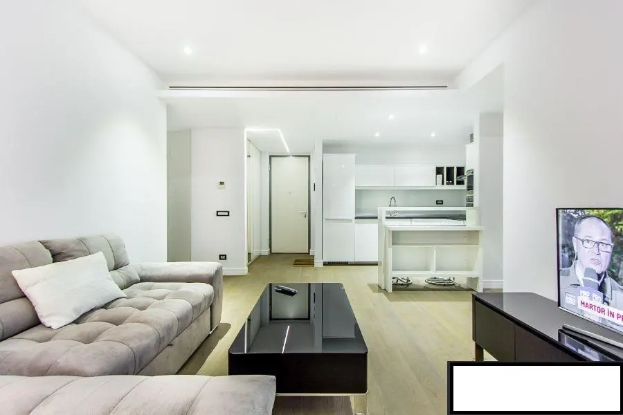 Apartament de lux cu 2 camere de vanzare in Cortina Residence I parcare inclusa - foto 1