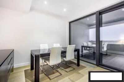 Apartament de lux cu 2 camere de vanzare in Cortina Residence I parcare inclusa - foto 2
