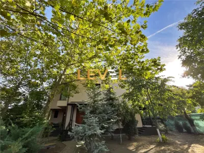 Vila cu 5 camere cu 5000 mp gradina si casa de oaspeti - foto 8