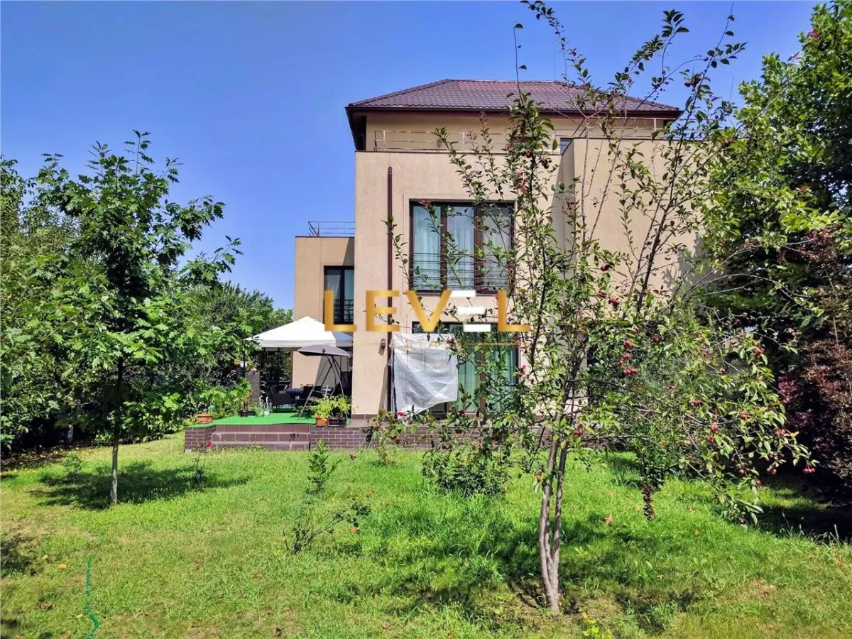 Vila cu 5 camere cu 5000 mp gradina si casa de oaspeti - foto 9