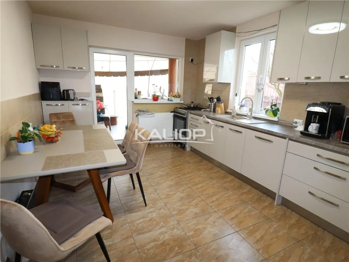 Casa individuala | 8 camere | 304 mp | teren 390 mp | Luna de Sus |  Cluj Napoca - foto 4