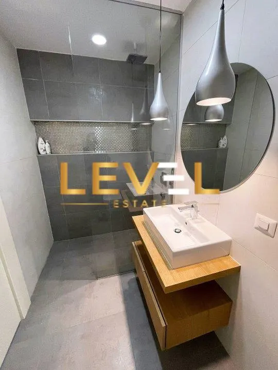 Apartament Designer de Vanzare cu 2 Locuri Parcare Incluse - 102 The Address - foto 17