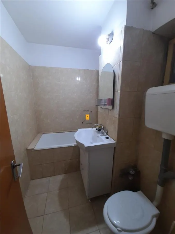 Inchiriere apartament 3 camere zona B-dul Bucuresti - foto 8