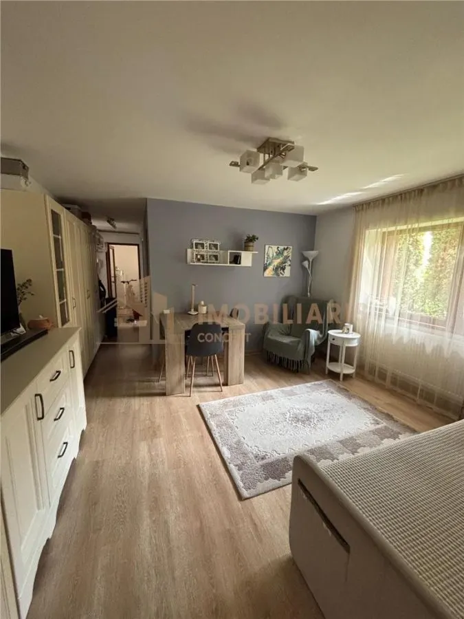 Apartament 3 camere zona Centrala - foto 2