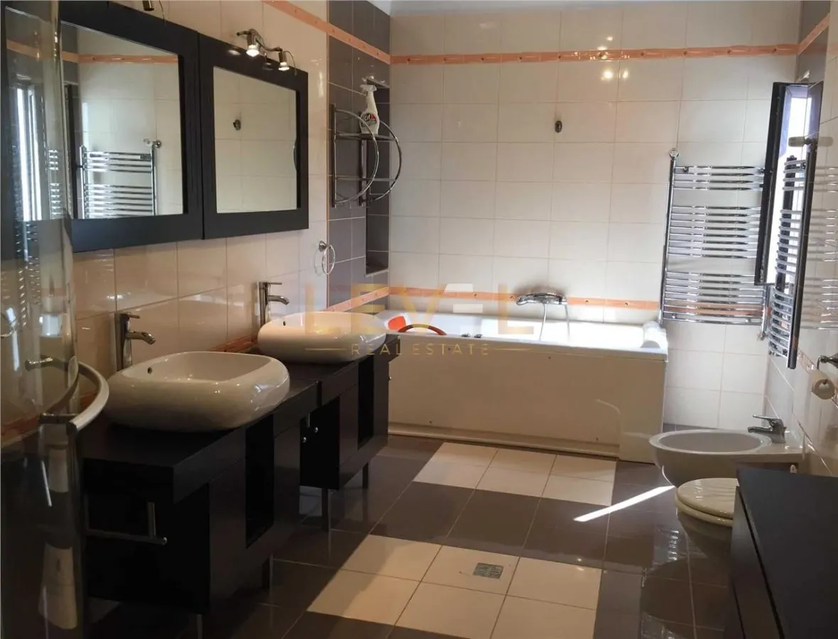 Vila 5 camere 300mp cu teren generos 620mp de inchiriat in Pipera - foto 12