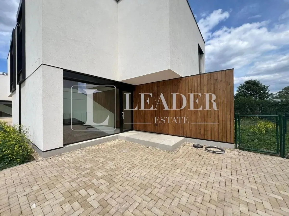 Vila moderna de inchiriat in Tunari - foto 1