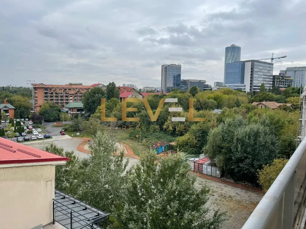 Apartament cu 3 camere de vanzare - foto 1