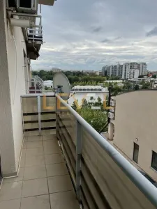 Apartament cu 3 camere de vanzare - foto 4