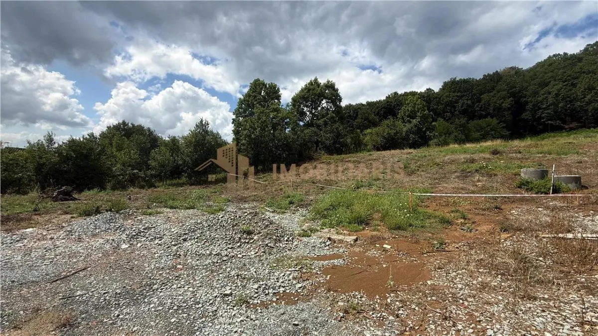 Teren intravilan 1100 mp de vanzare, zona Plaiului - foto 2