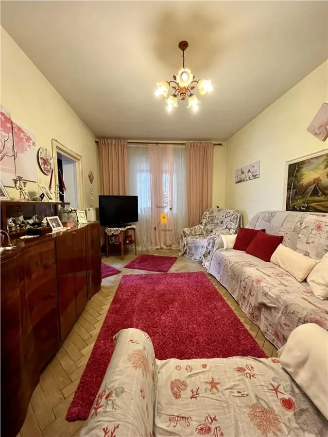 Apartament in vila, Ultracentral, cu loc parcare - foto 1