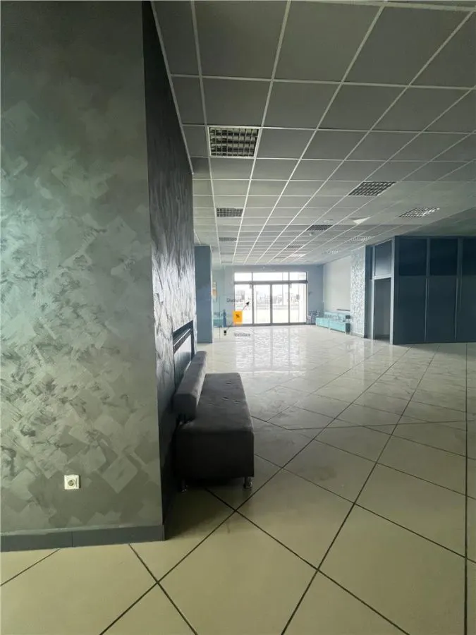 Inchiriere Showroom / Cladire Multifunctionala - foto 11