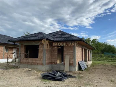 Casa individuala Tautii Magheraus zona Centru - foto 2