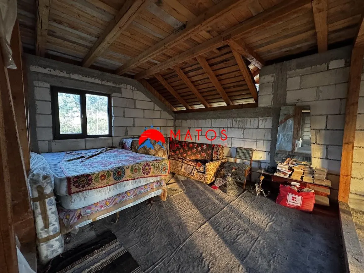 Casa de vanzare în Poiana Varbilau,  â€“ teren 1921 mp - foto 6