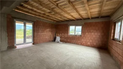Casa pe un nivel la rosu, Mocira - foto 4
