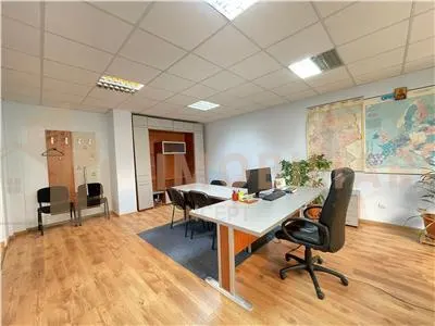 Spatiu de birouri disponibil la inchiriere sau  vanzare - foto 1