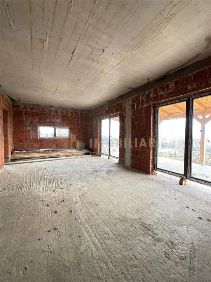 Casa individuala la rosu - foto 2
