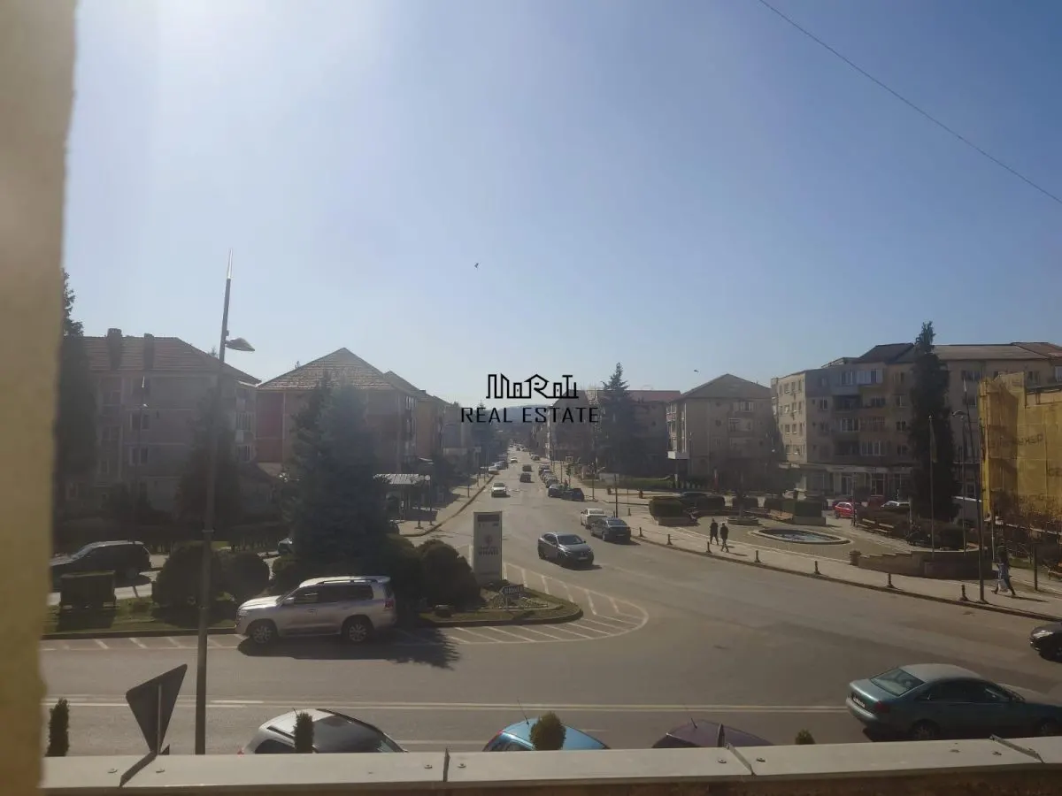 Spatiu pentru birouri km 0 Brad - foto 1