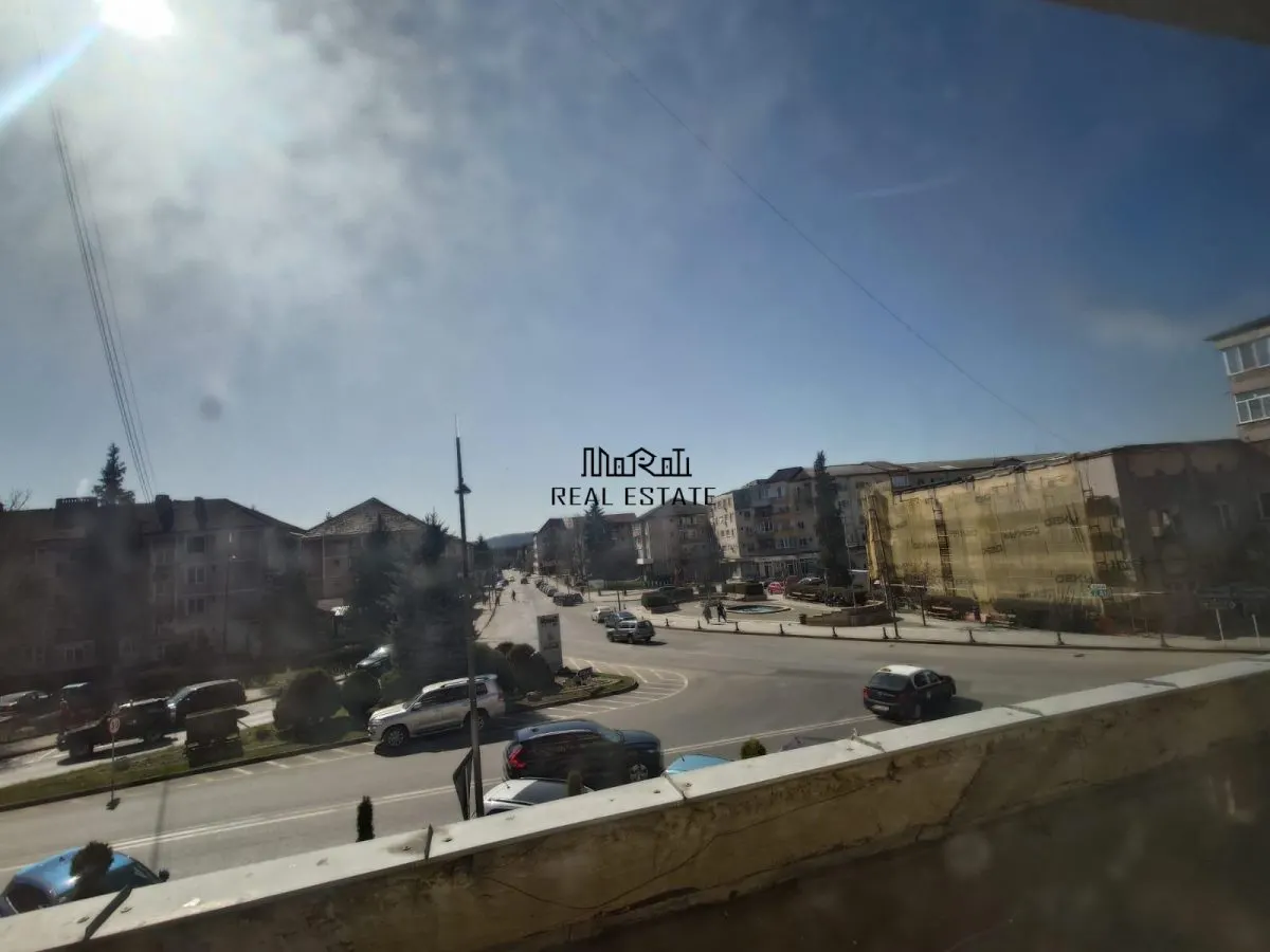 Spatiu pentru birouri km 0 Brad - foto 10